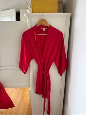 Victoria’s Secret Women’s Red Robe - Lightweight Kimono Style